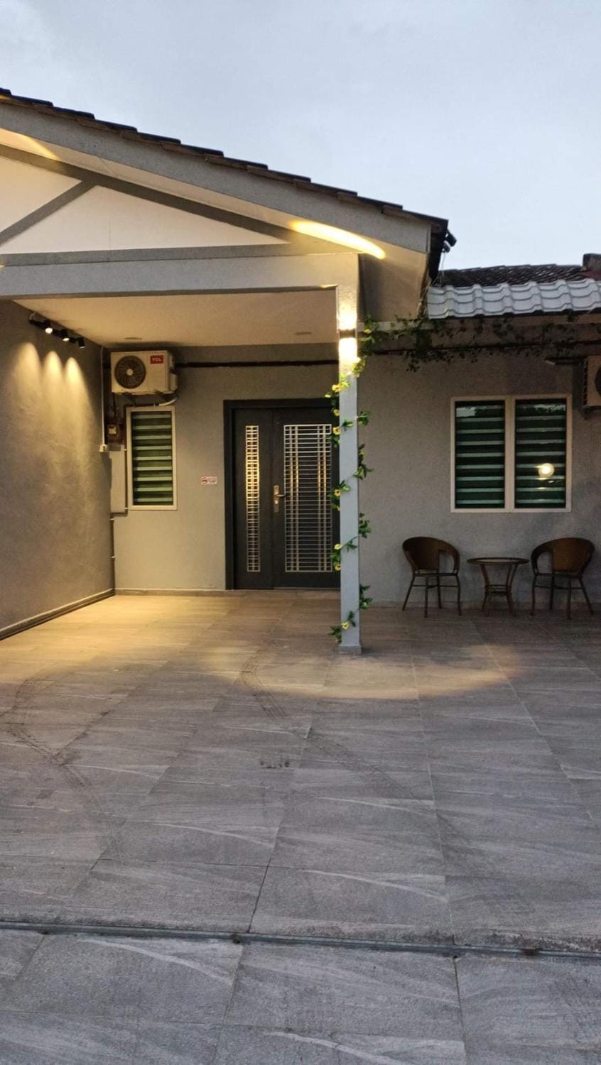 Property building, Decorative detail, Seating area