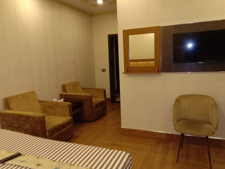 TV and multimedia, Seating area