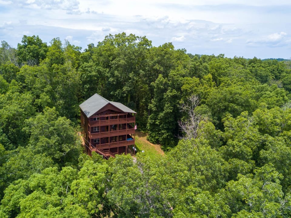Property building, Day, Natural landscape, Bird's eye view, Balcony/Terrace, Mountain view