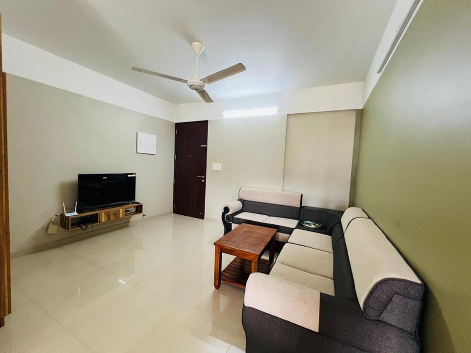 Luxe Oasis Palmgrove Oppo Lulu Mall Apartment in Thiruvananthapuram