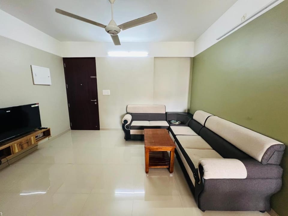 Luxe Oasis Palmgrove Oppo Lulu Mall Apartment in Thiruvananthapuram