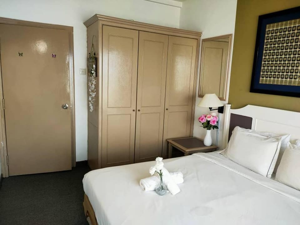Seaview appointment 3 bedroom Apartment in Tanjung Bungah