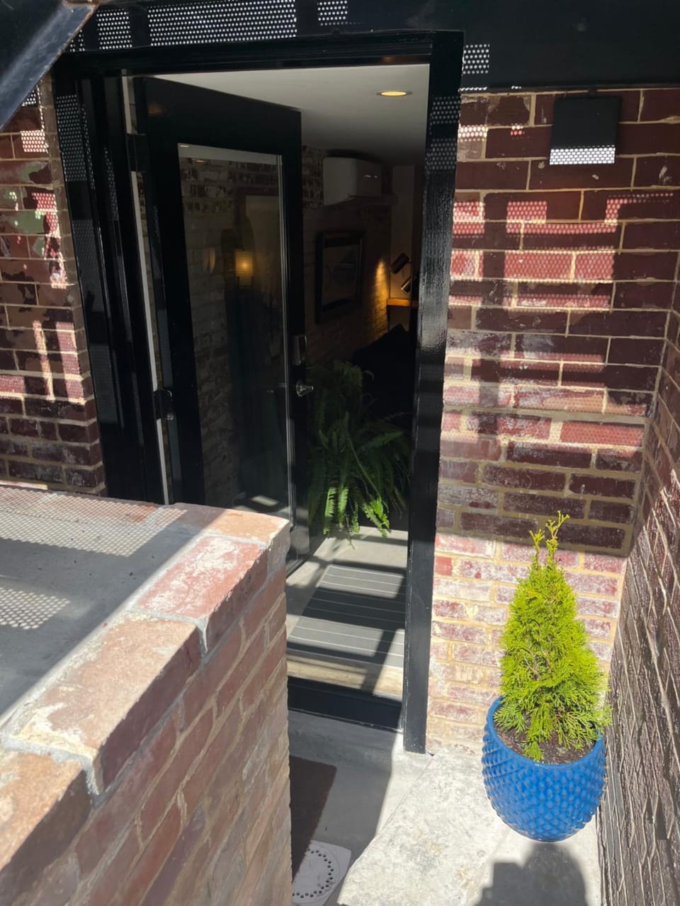 Property building, Facade/entrance