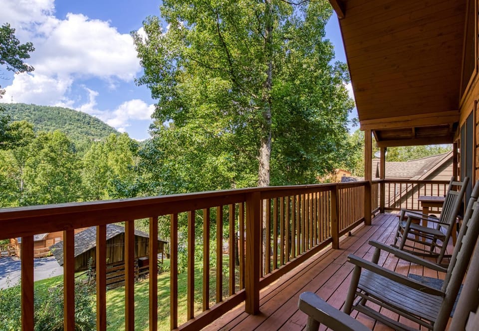 Day, Neighbourhood, Natural landscape, View (from property/room), Balcony/Terrace, Seating area, Mountain view, pet friendly