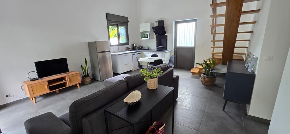 TV and multimedia, Living room, Dining area
