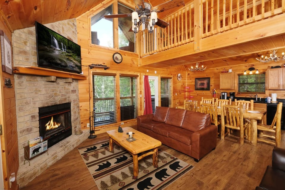 Communal lounge/ TV room, Natural landscape, TV and multimedia, Coffee/tea facilities, Balcony/Terrace, Kitchen or kitchenette, Living room, Decorative detail, Seating area, Dining area, Evening entertainment, dishwasher, fireplace