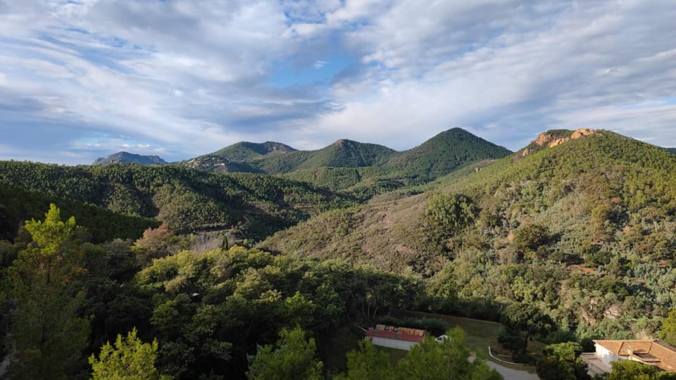 Nearby landmark, Natural landscape, Mountain view