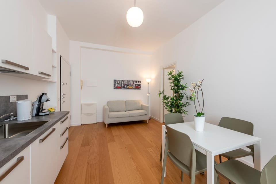 Kitchen or kitchenette, Photo of the whole room, Seating area, Dining area