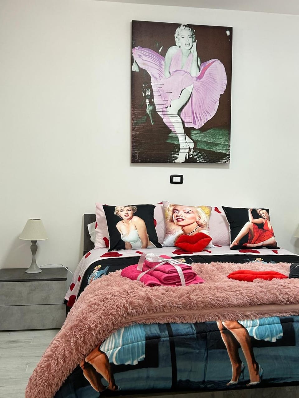 Bed, Bedroom