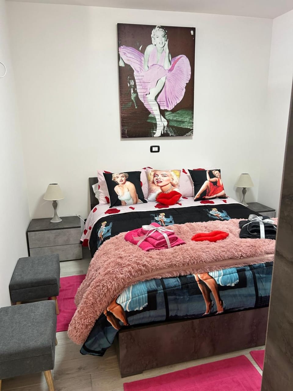 Bed, Bedroom
