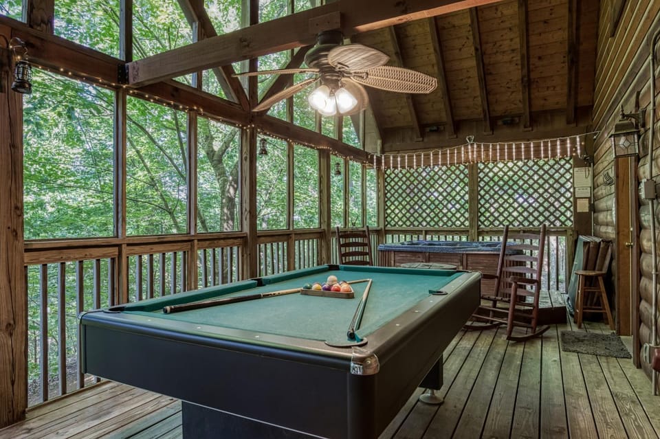 Patio, Nearby landmark, Natural landscape, Billiard, Game Room, Hot Tub, View (from property/room), Balcony/Terrace, Decorative detail, Seating area, Mountain view