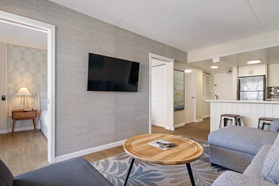 1419 Ilikai Collection 5 Luxury Condo and Beachfront Location Apartment in Honolulu