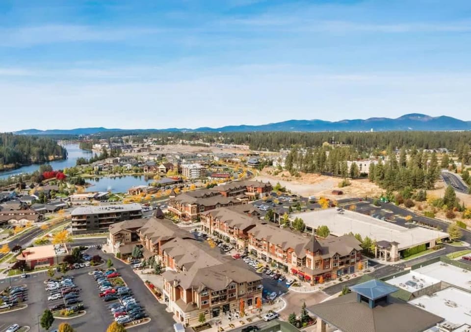 Basecamp in Riverstone Walk to River Shops and more House in Coeur dAlene