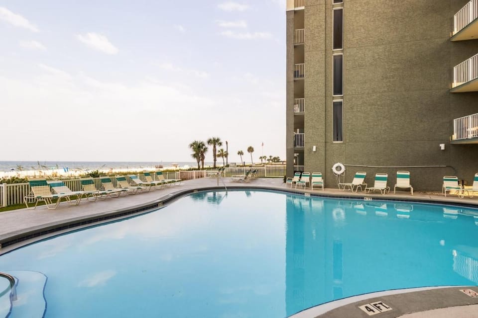 Panama City Condo Rental Studio with Private Beach Access House in Panama City Beach