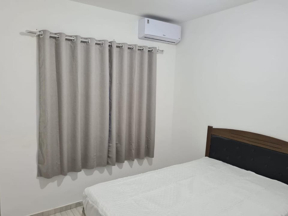 Bed, Bedroom, air conditioner