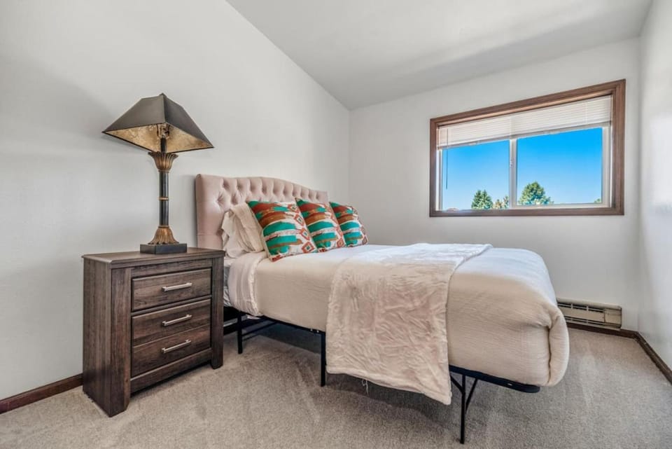 Modern Vacation Condo Across from Beaver Creek Ski House in Avon