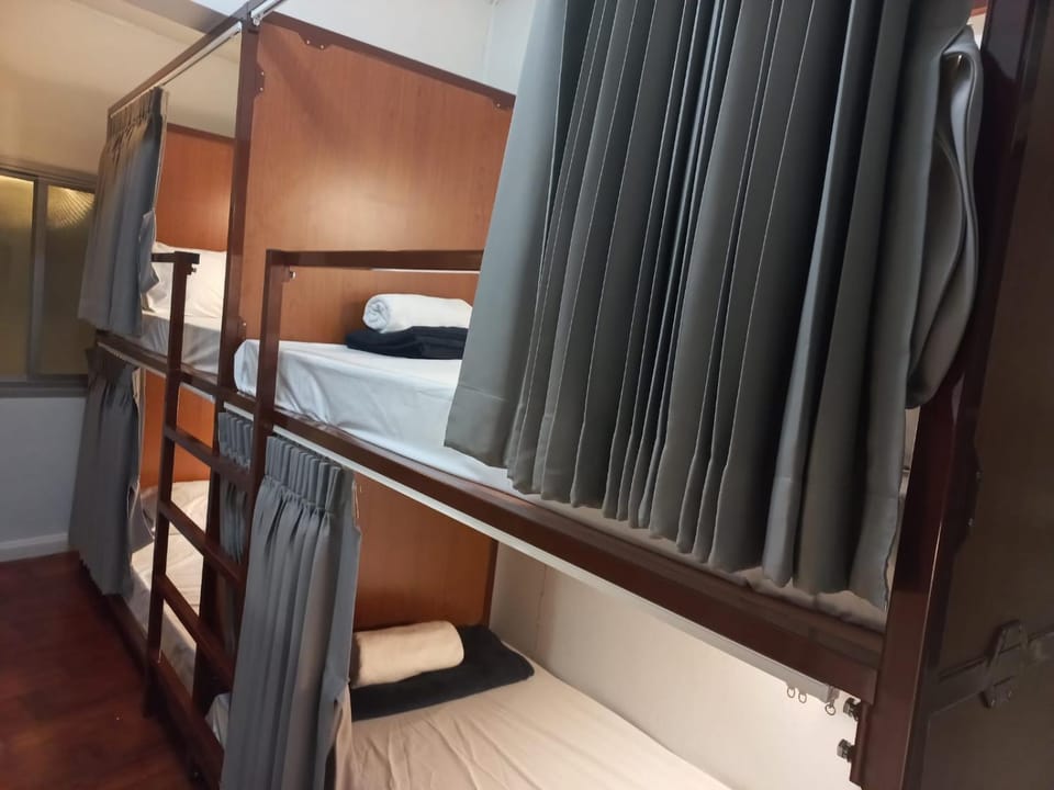 Bed, bunk bed
