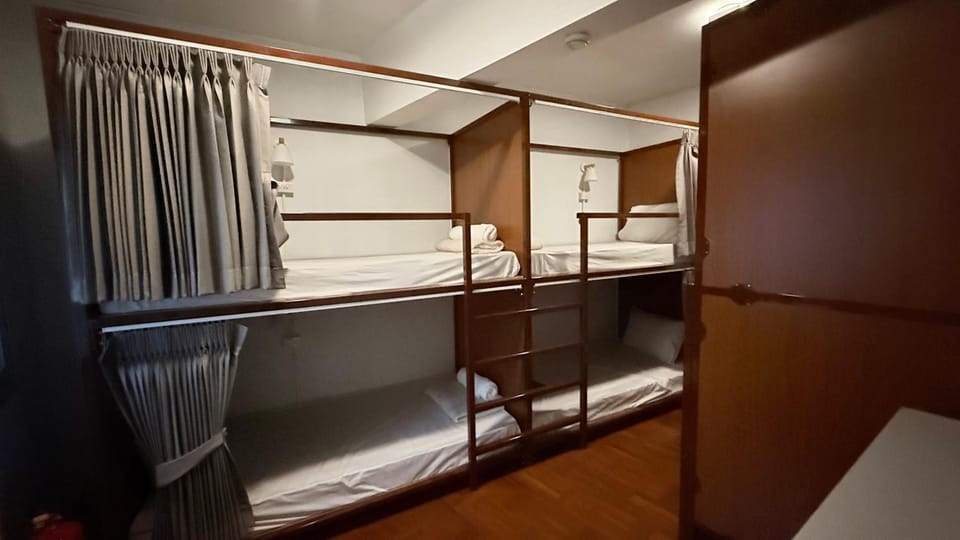 Bed, bunk bed