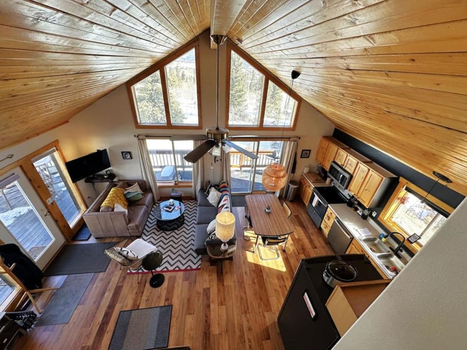 Rocky Mt Cabin 2bed loft Hot Tub Amazing Views Cabin in Park County