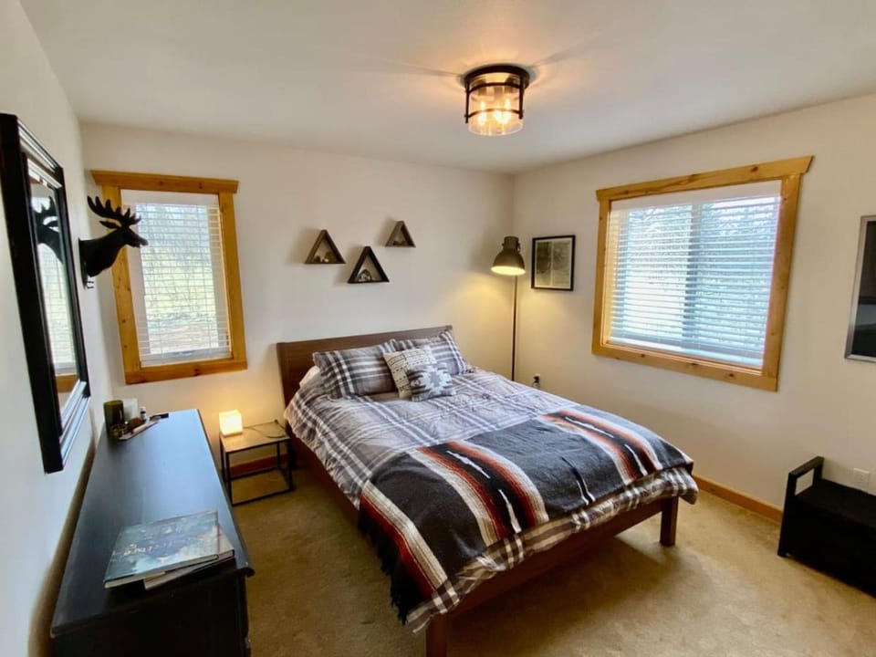 Rocky Mt Cabin 2bed loft Hot Tub Amazing Views Cabin in Park County
