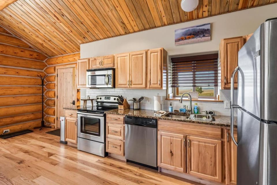 Sweet MTN Cabin 2bedroom 2bath picturesque views Cabin in Summit County
