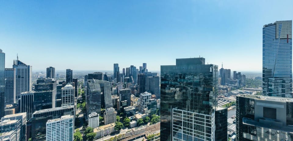 Sky Pool 2 Bedroom Next to Crown in Prima Tower Apartment in Southbank