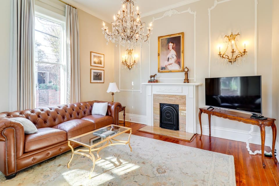 Walk to Mississippi River & Dtwn: Historic Haven! House in Natchez