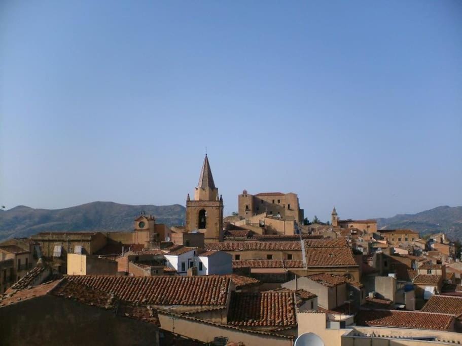 Il Cortiletto Apartment in Castelbuono