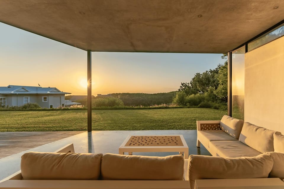 Patio, Day, Natural landscape, Garden, Balcony/Terrace, Living room, Seating area, Sunrise, Sunset
