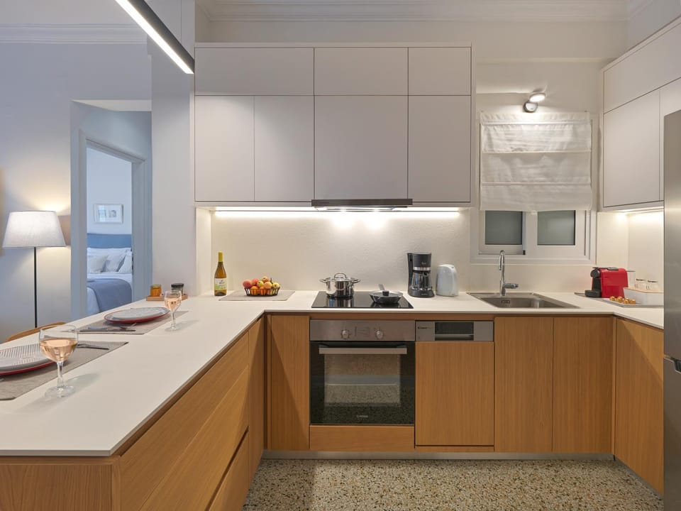 Coffee/tea facilities, Kitchen or kitchenette, Food and drinks, stove, toaster
