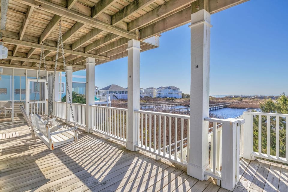 The Loggerhead by Oak Island Accommodations House in Oak Island