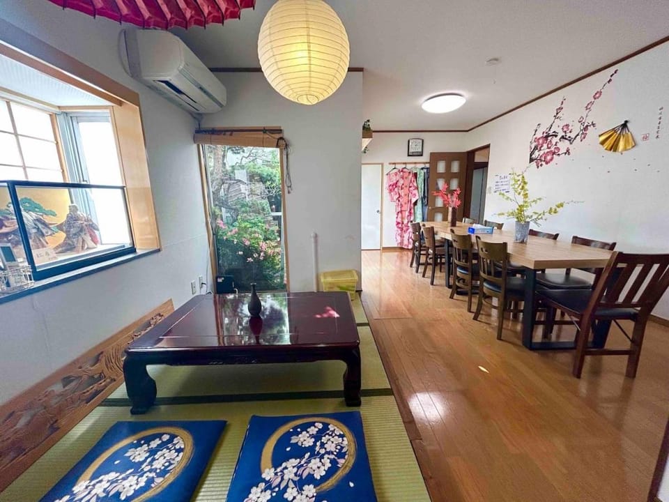 新宿 新大久保駅108 平米日本庭園の宿 Apartment in Shinjuku