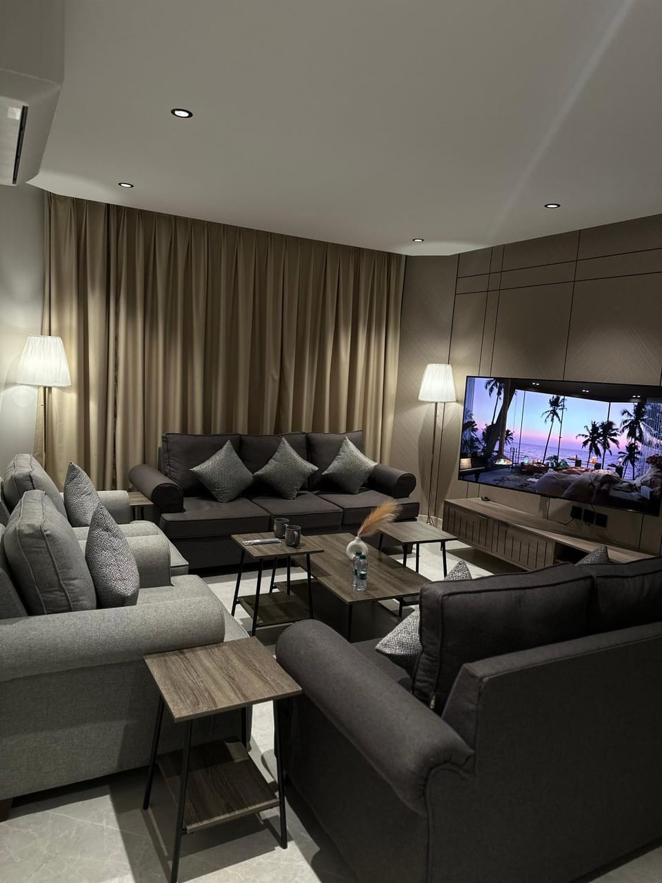 سُكْنَى خصوصية عائلية بفخامة متناهية المروج Apartment in Riyadh
