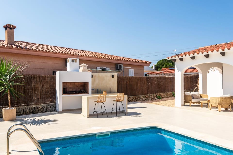 BBQ facilities, Swimming pool