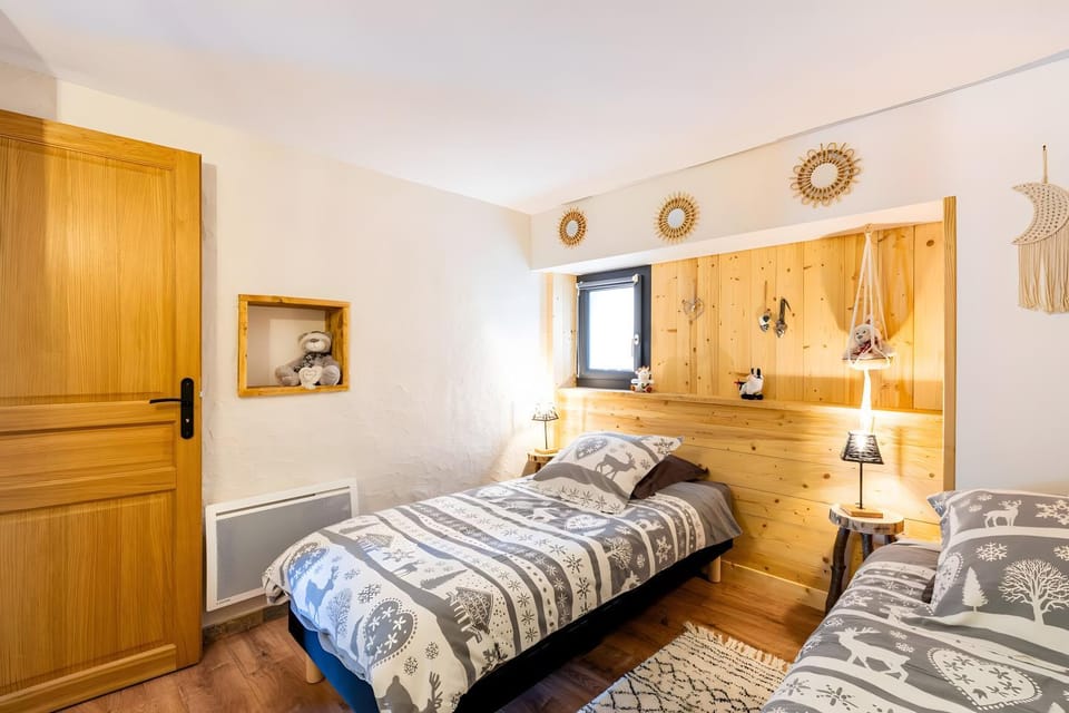 Living room, Bedroom