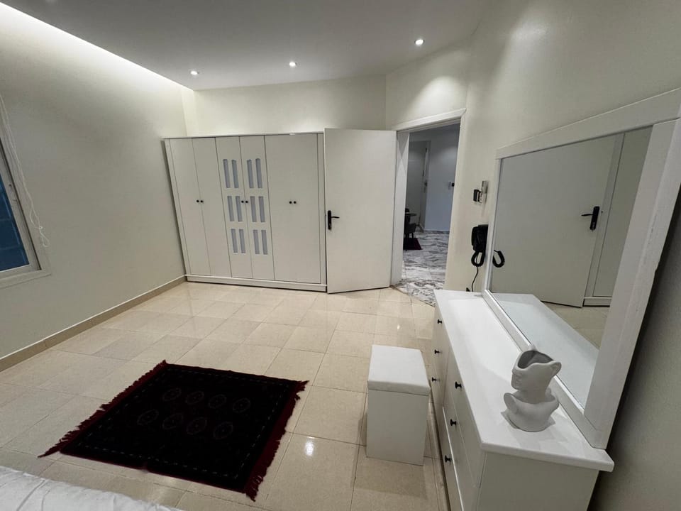 Bedroom, wardrobe