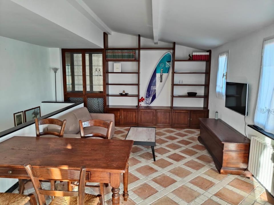 Living room, Dining area, Evening entertainment