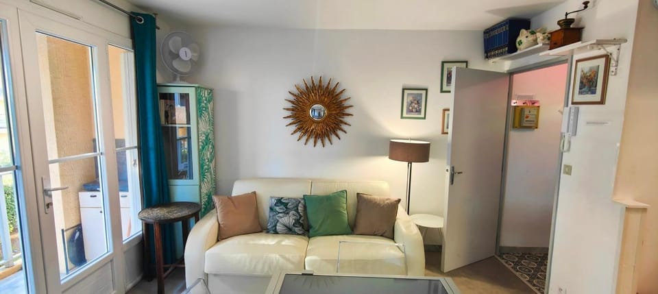 Nice family studio near the beach Fréjus Apartment in Fréjus