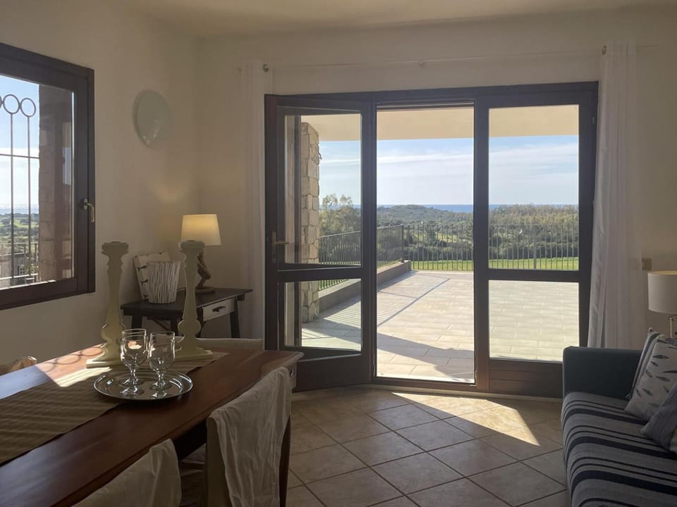 Natural landscape, View (from property/room), Balcony/Terrace, Living room, Seating area, Dining area, Sea view