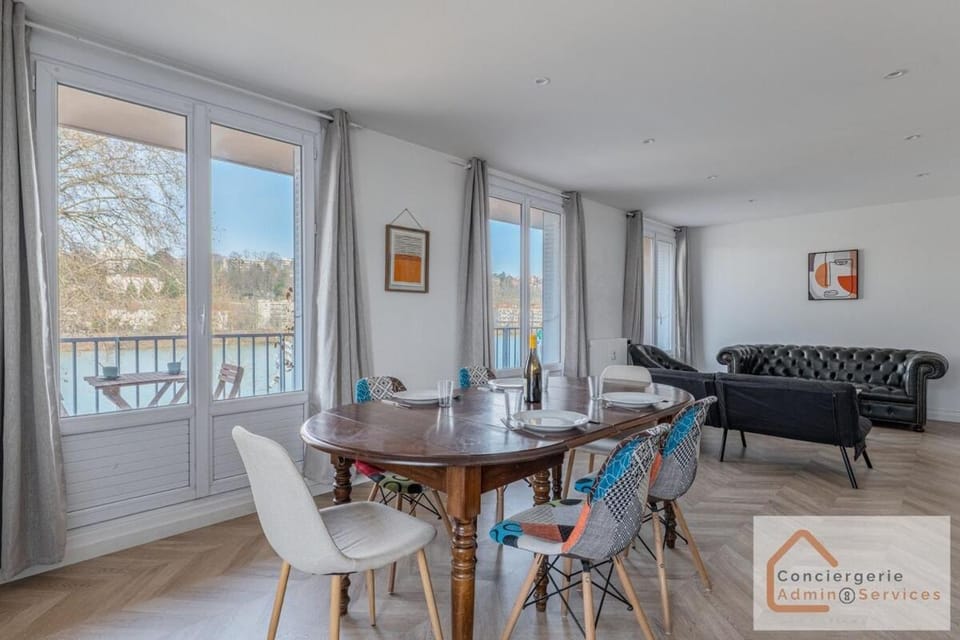 Living room, Dining area