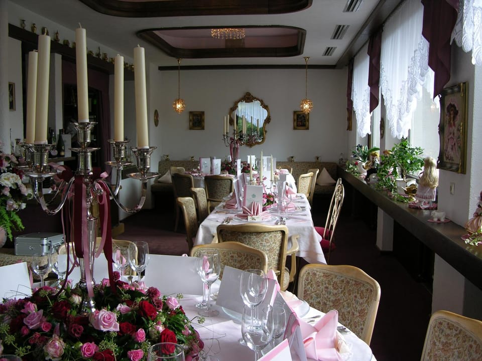 Restaurant/places to eat