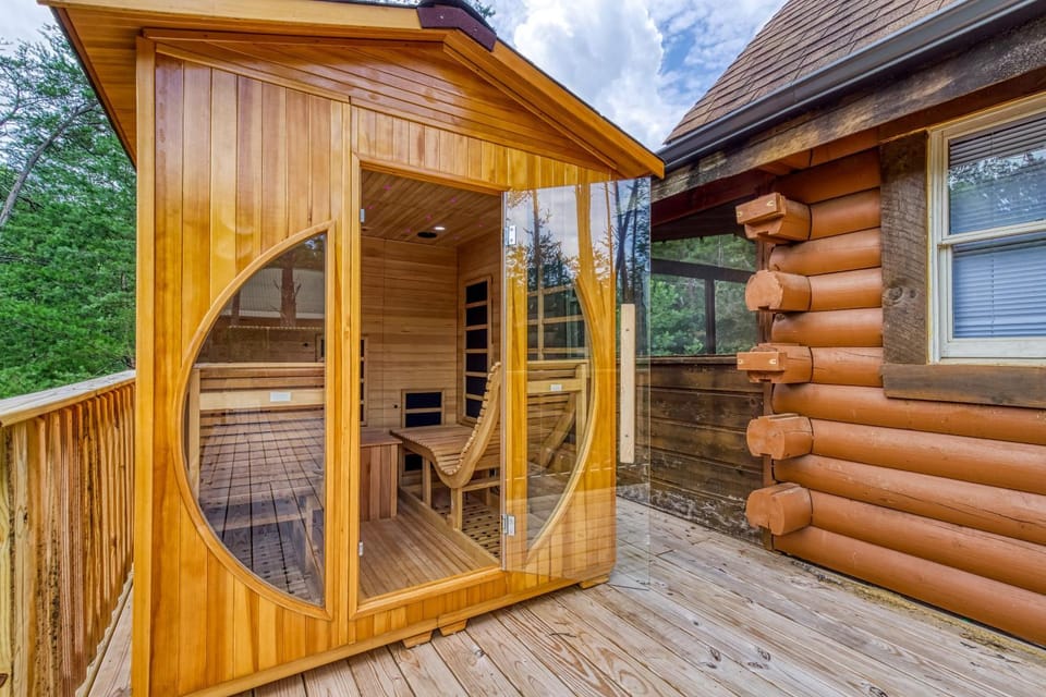 Property building, Spring, Day, Natural landscape, Sauna, Sauna, View (from property/room), View (from property/room), Balcony/Terrace, Balcony/Terrace, Decorative detail, Decorative detail, Seating area, Pets, Pets, pet friendly, pet friendly