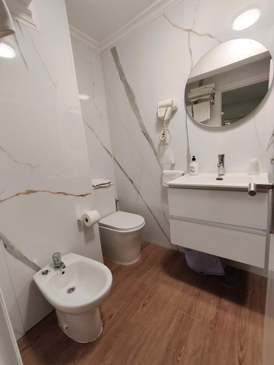 Hostal Lucy Bed and Breakfast in Santander