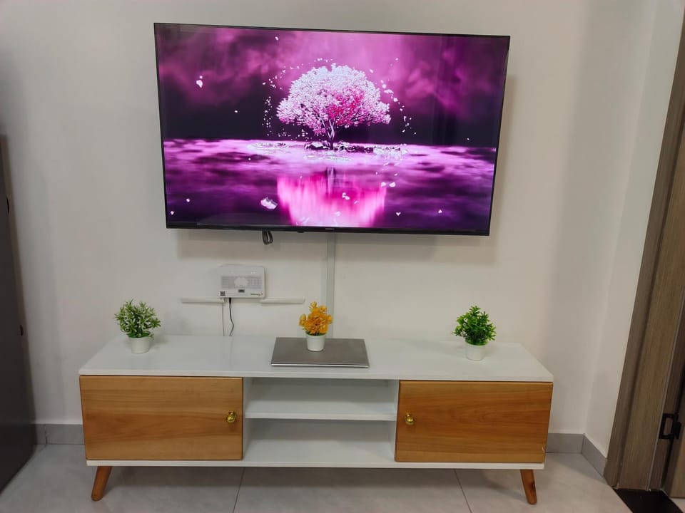 Communal lounge/ TV room, TV and multimedia, Decorative detail