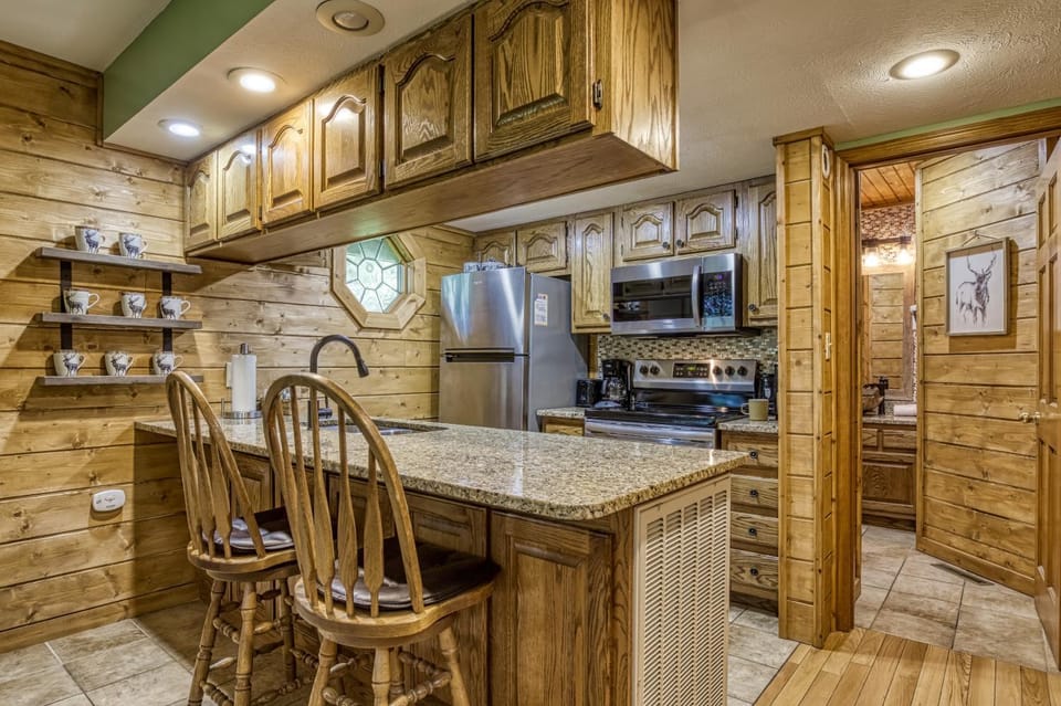 Bathroom, Coffee/tea facilities, Kitchen or kitchenette, Decorative detail, dishwasher, microwave, minibar, oven, stove, toaster, towels, kitchen
