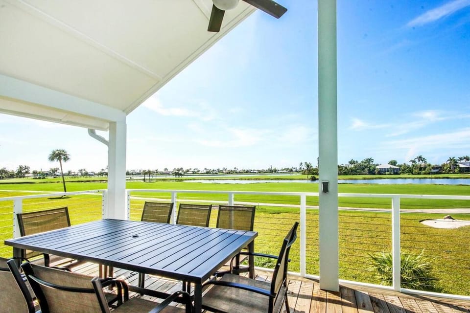 Patio, Day, Natural landscape, View (from property/room), Balcony/Terrace, Dining area