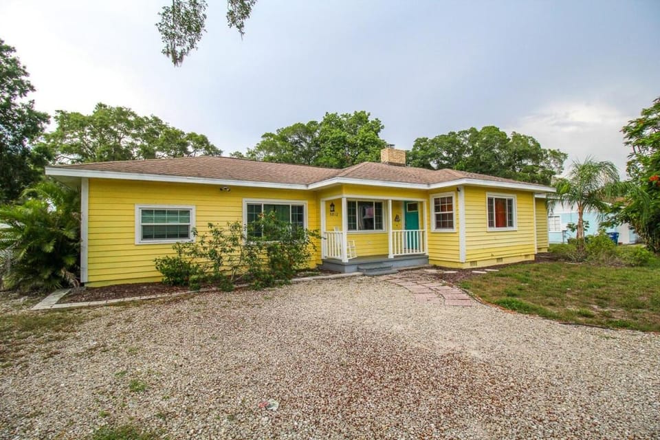 Property building, Day
