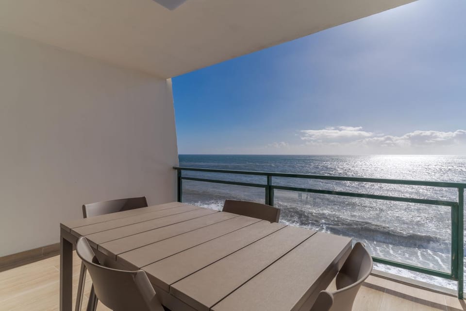 Hip Heaven Apartment on Beach Apartment in Funchal