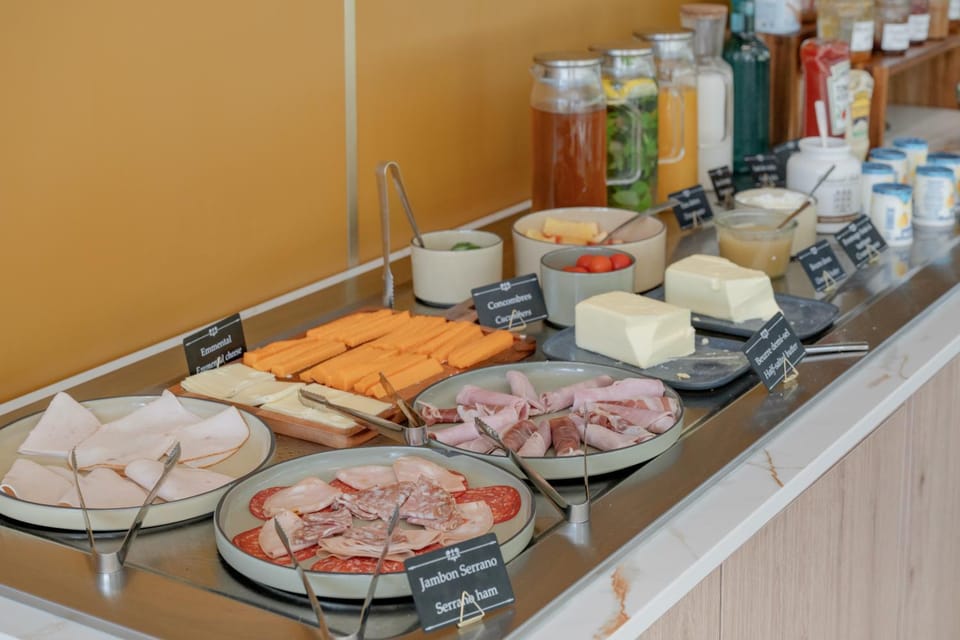 Breakfast, Buffet breakfast