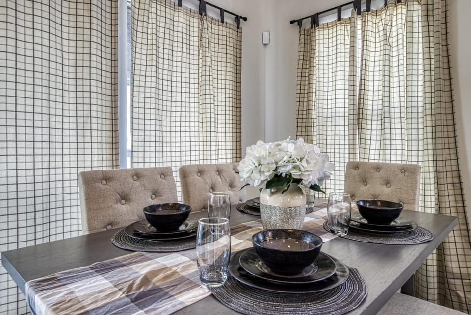 Decorative detail, Decorative detail, Dining area, Pets, Pets, pet friendly, pet friendly